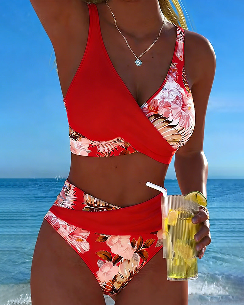 Freya - Bikini met Contrasterende Bloemenprint en Sleuf