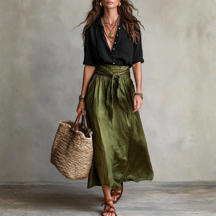 Lyla - Twee-delige Set: Zwarte T-Shirt en Olijfgroene Midi Rok