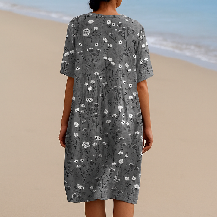 Mila - Bloemenjurk in Charcoal met Witte Accenten