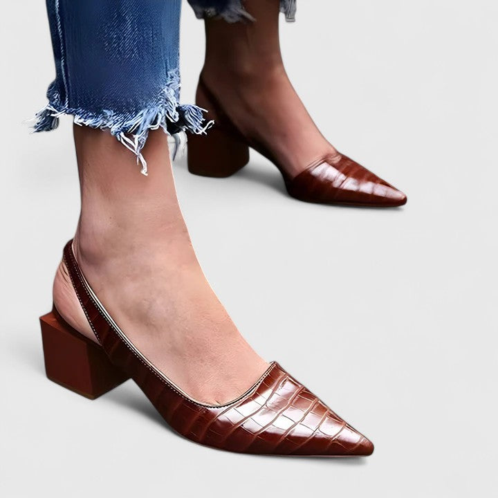 Begoña | Elegante Hakken met een Kenmerkende Stijl