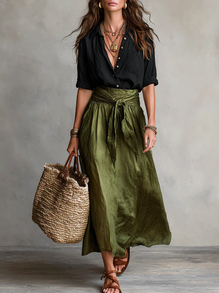 Lyla - Twee-delige Set: Zwarte T-Shirt en Olijfgroene Midi Rok
