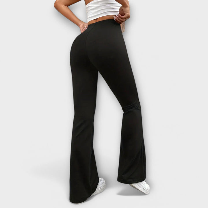 Chloe - Relaxed Broek met Flared Pijp