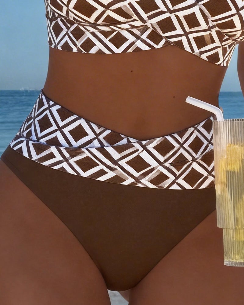 Fiona - Twee-delige bikini met uitgesneden beha en diamanten patroon